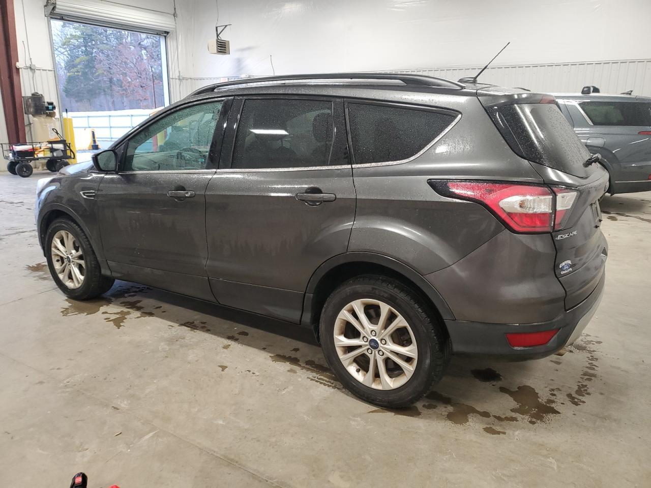 2017 FORD ESCAPE SE - Image 2