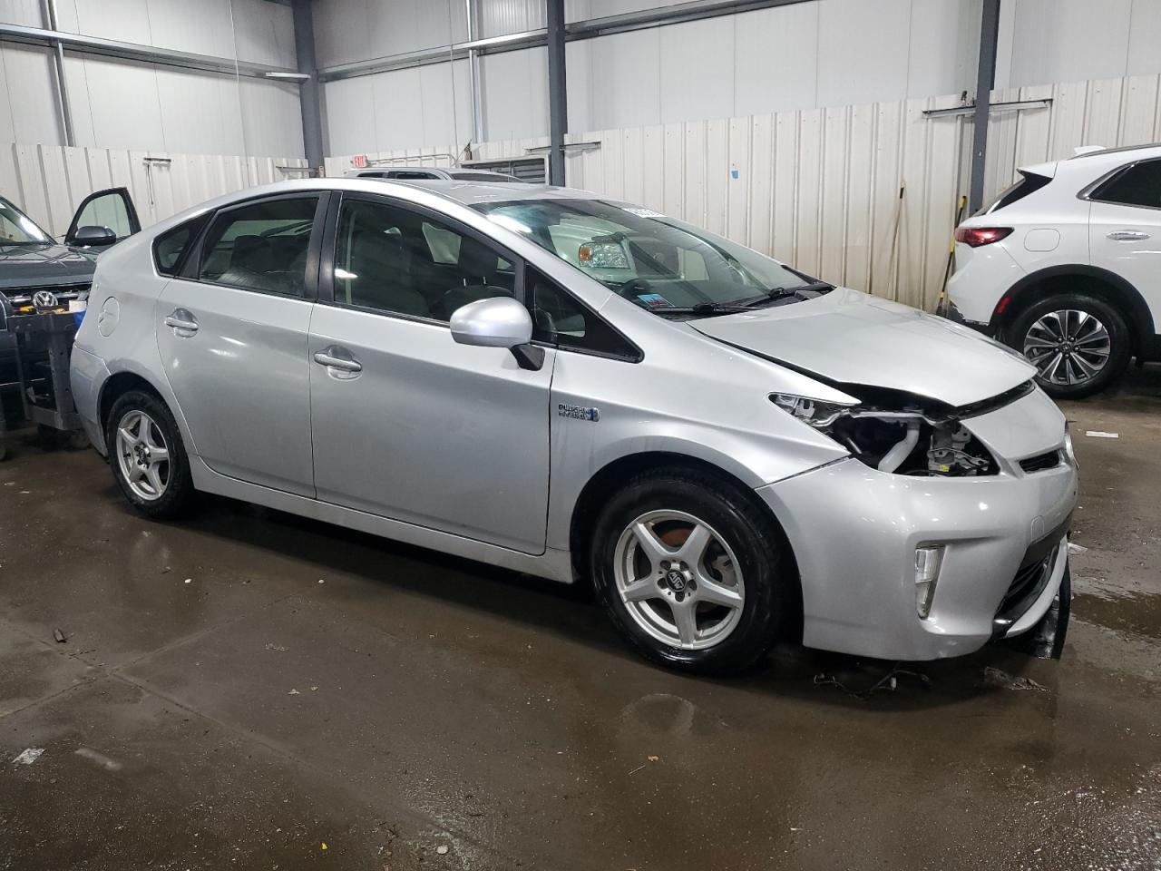 2013 TOYOTA PRIUS PLUG - Image 4