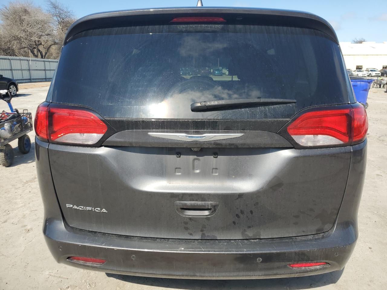 2017 CHRYSLER PACIFICA T - Image 6
