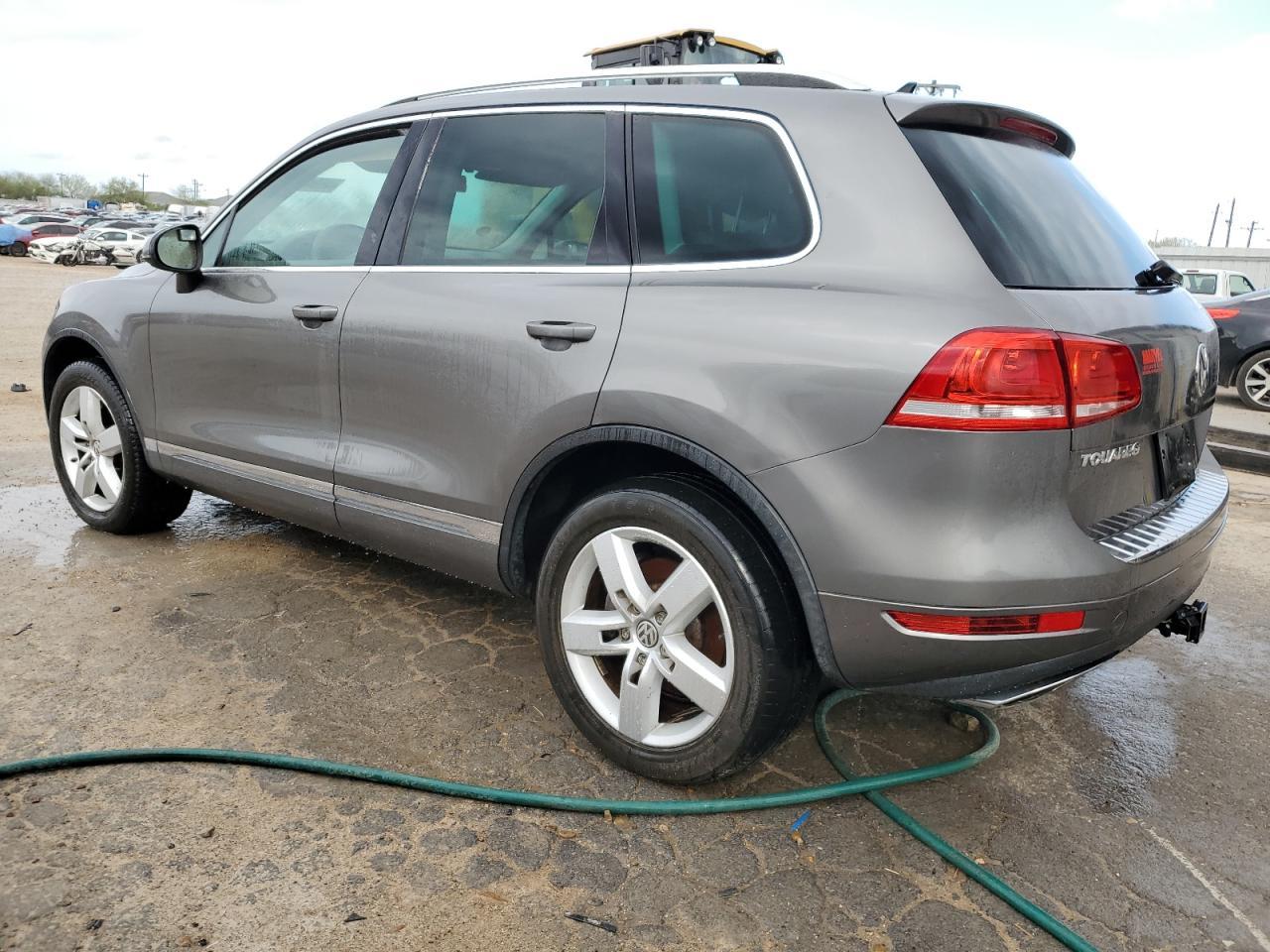 2012 VOLKSWAGEN TOUAREG V6 - Image 2