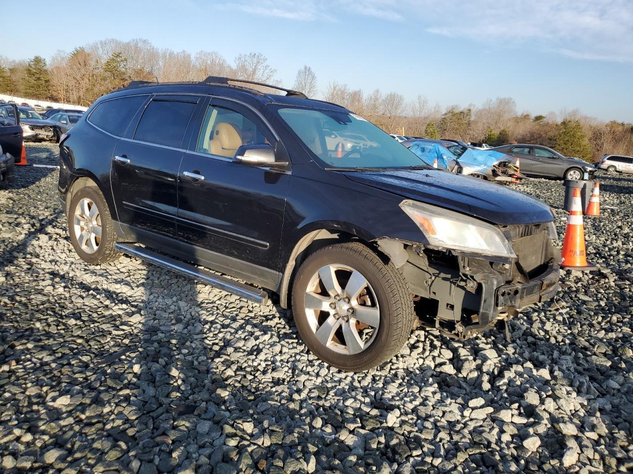 2014 CHEVROLET TRAVERSE L - Image 4