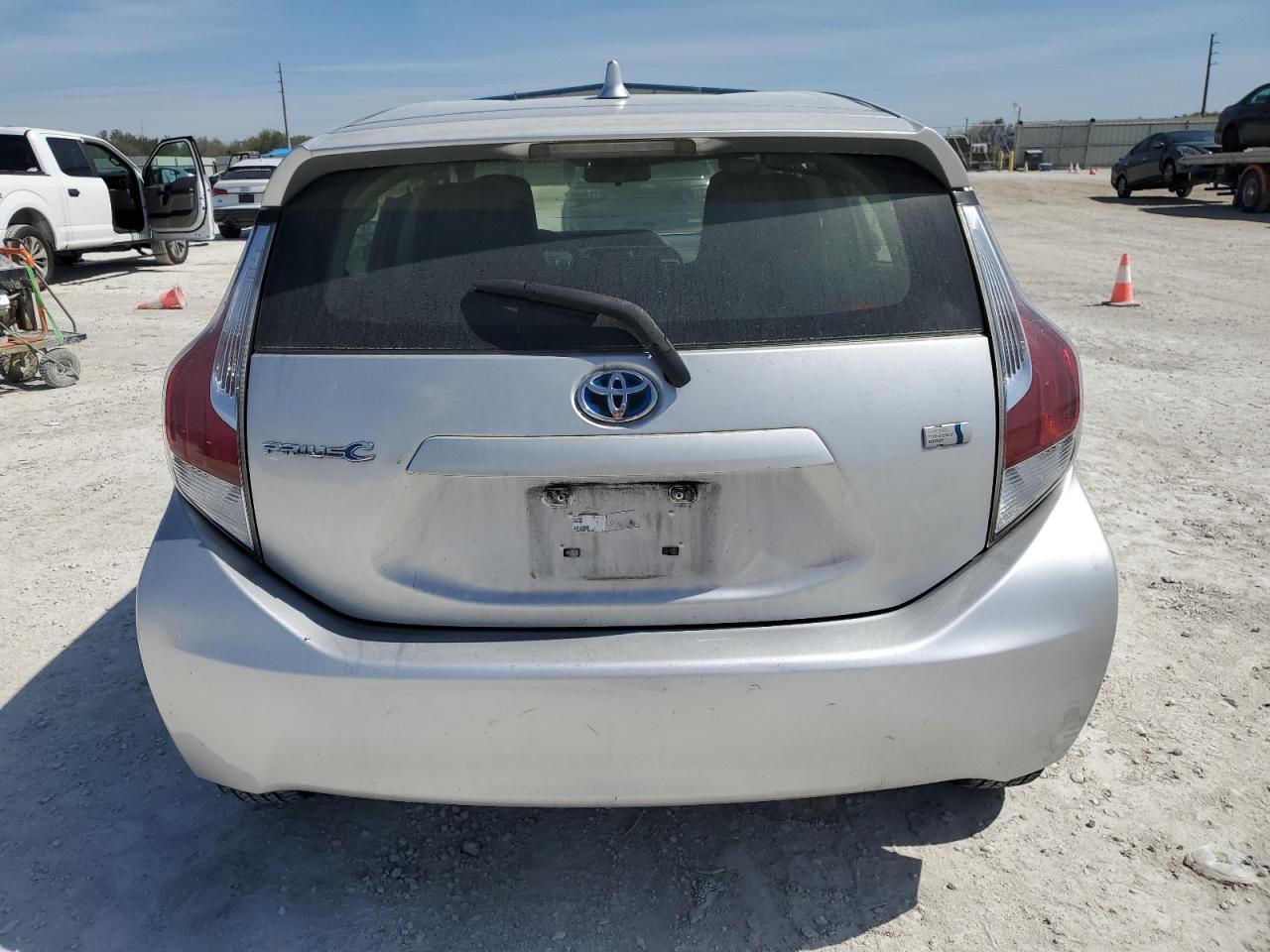2015 TOYOTA PRIUS C - Image 6