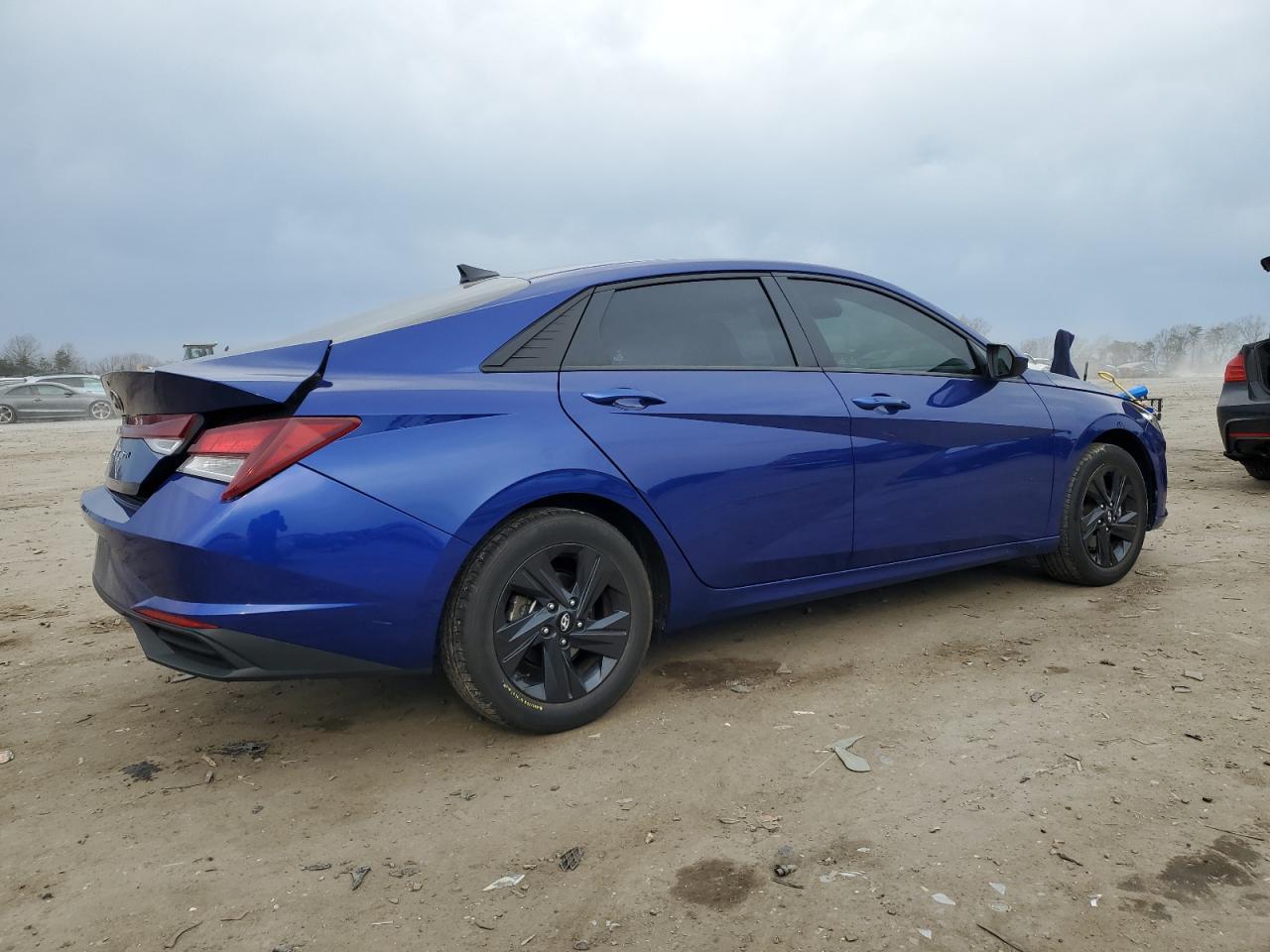2022 HYUNDAI ELANTRA SE - Фото 3