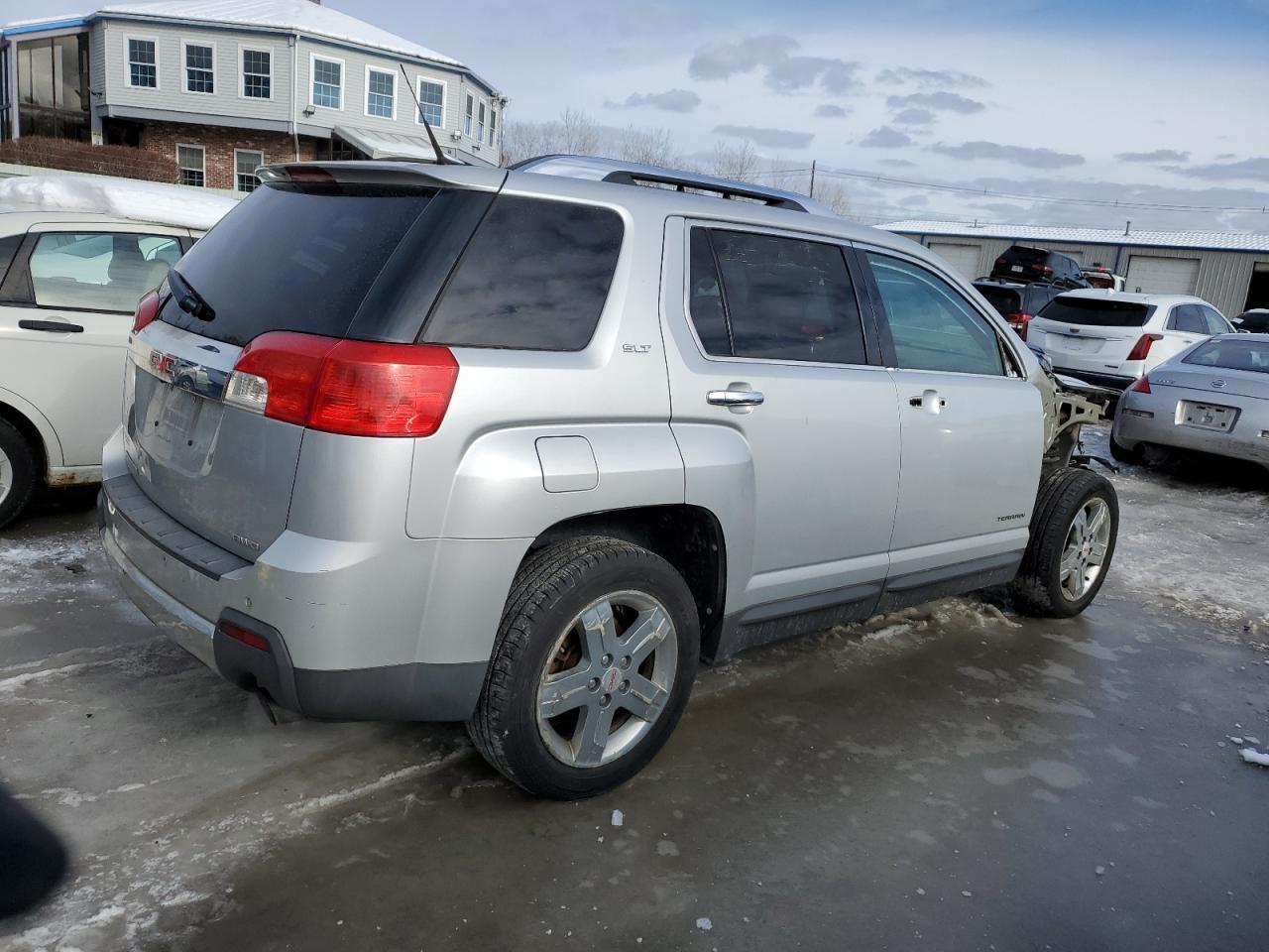 2012 GMC TERRAIN SL - Image 3