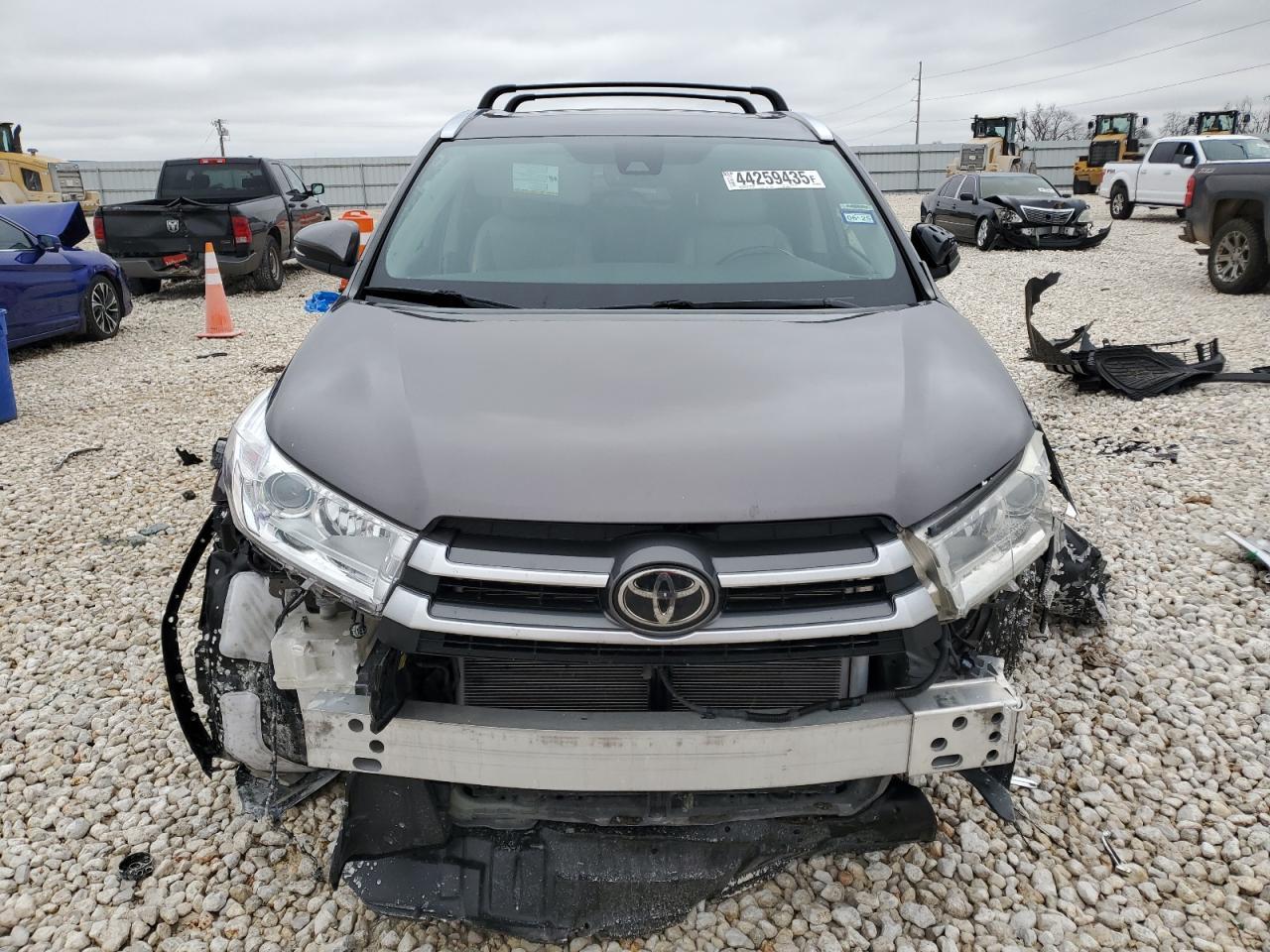 2018 TOYOTA HIGHLANDER - Фото 5