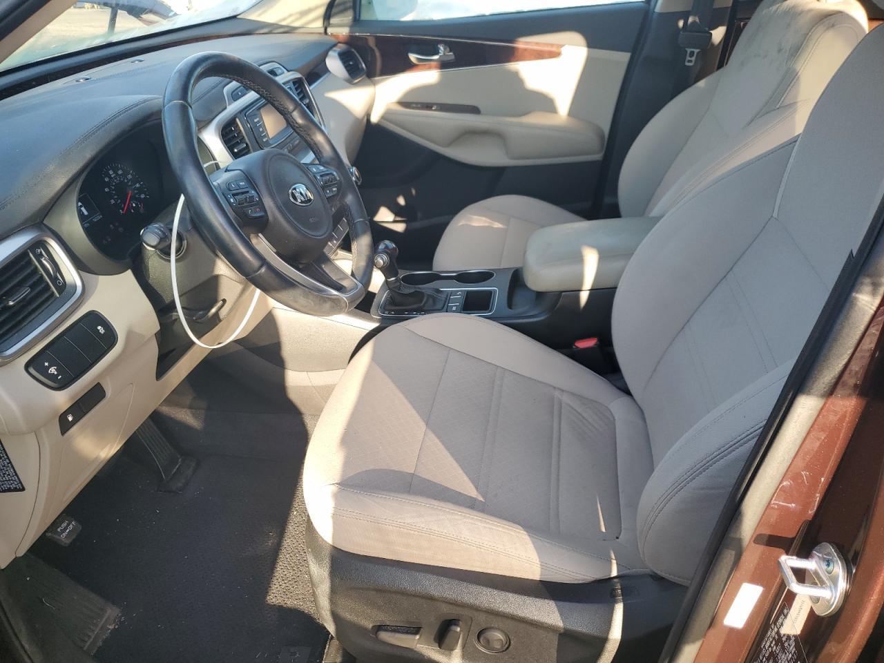 2016 KIA SORENTO LX - Image 7