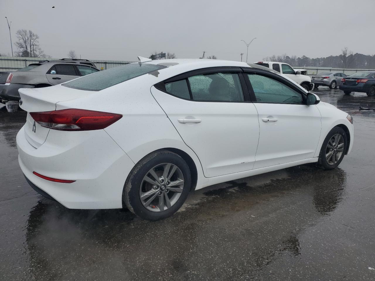 2017 HYUNDAI ELANTRA SE - Фото 3