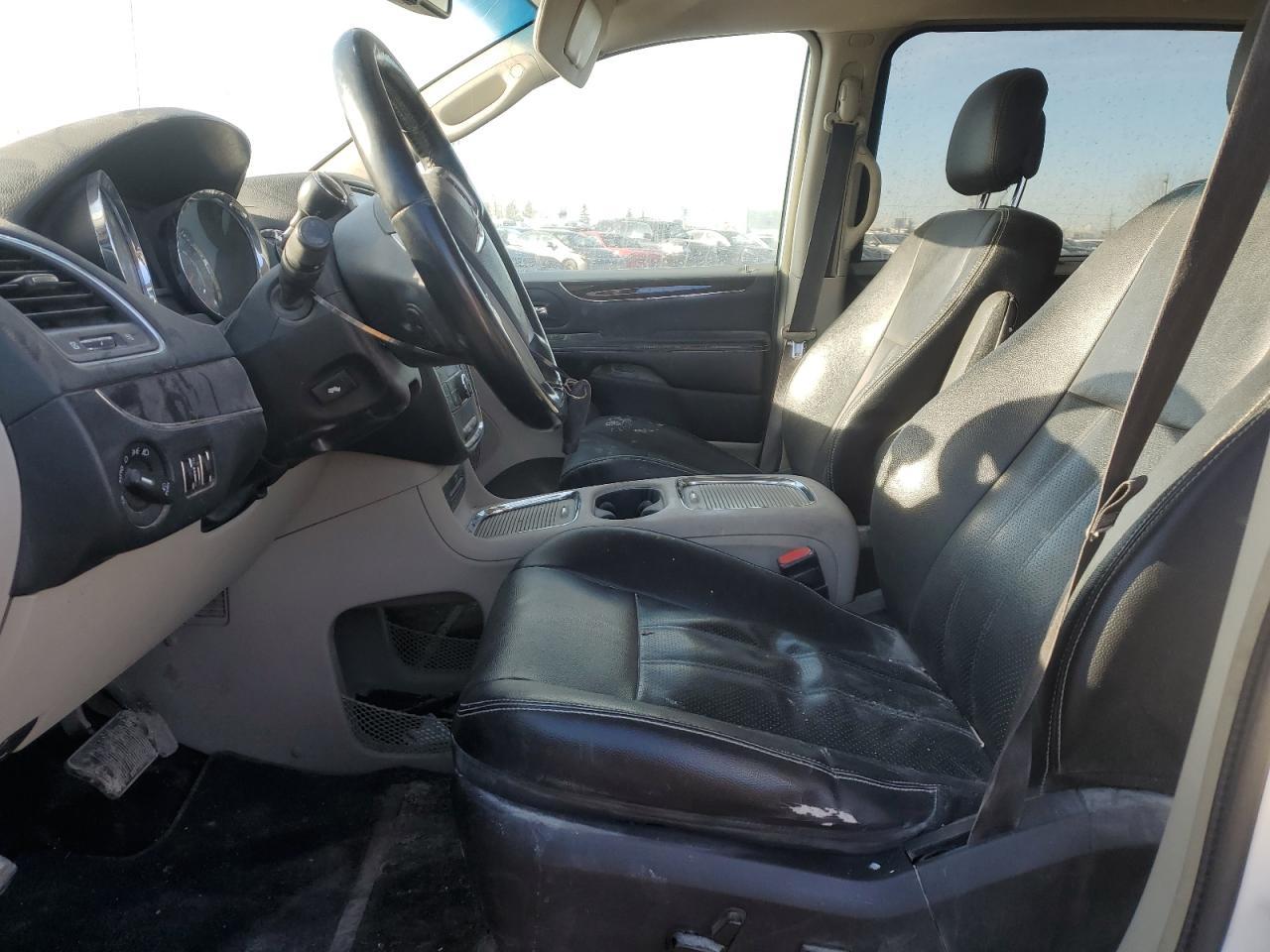 2014 CHRYSLER TOWN & COU - Фото 7