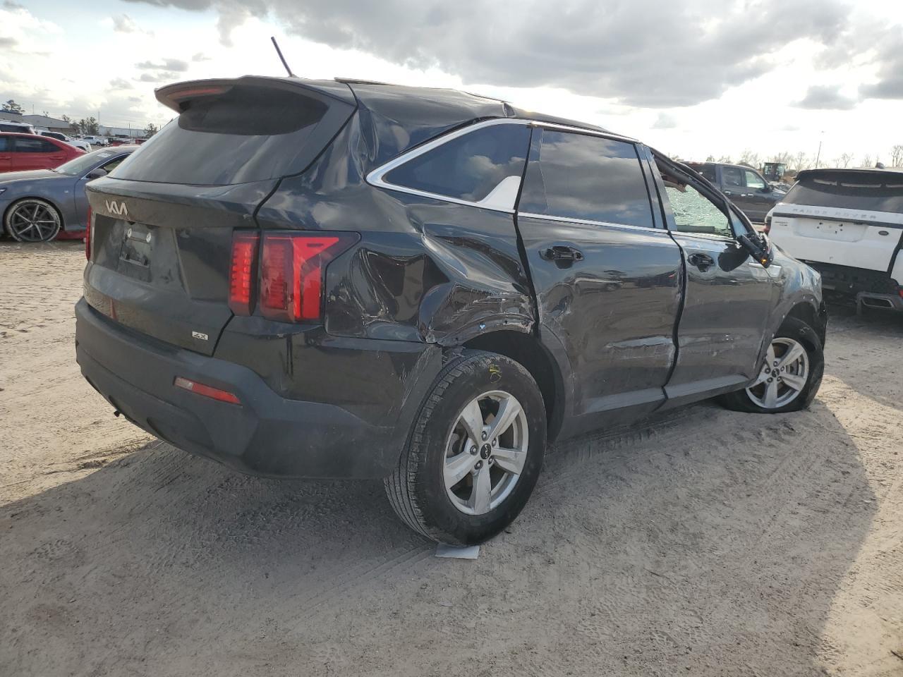 2023 KIA SORENTO LX - Image 3