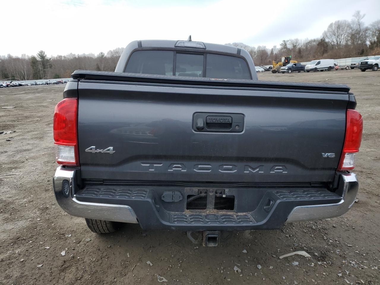 2017 TOYOTA TACOMA DOU - Фото 6