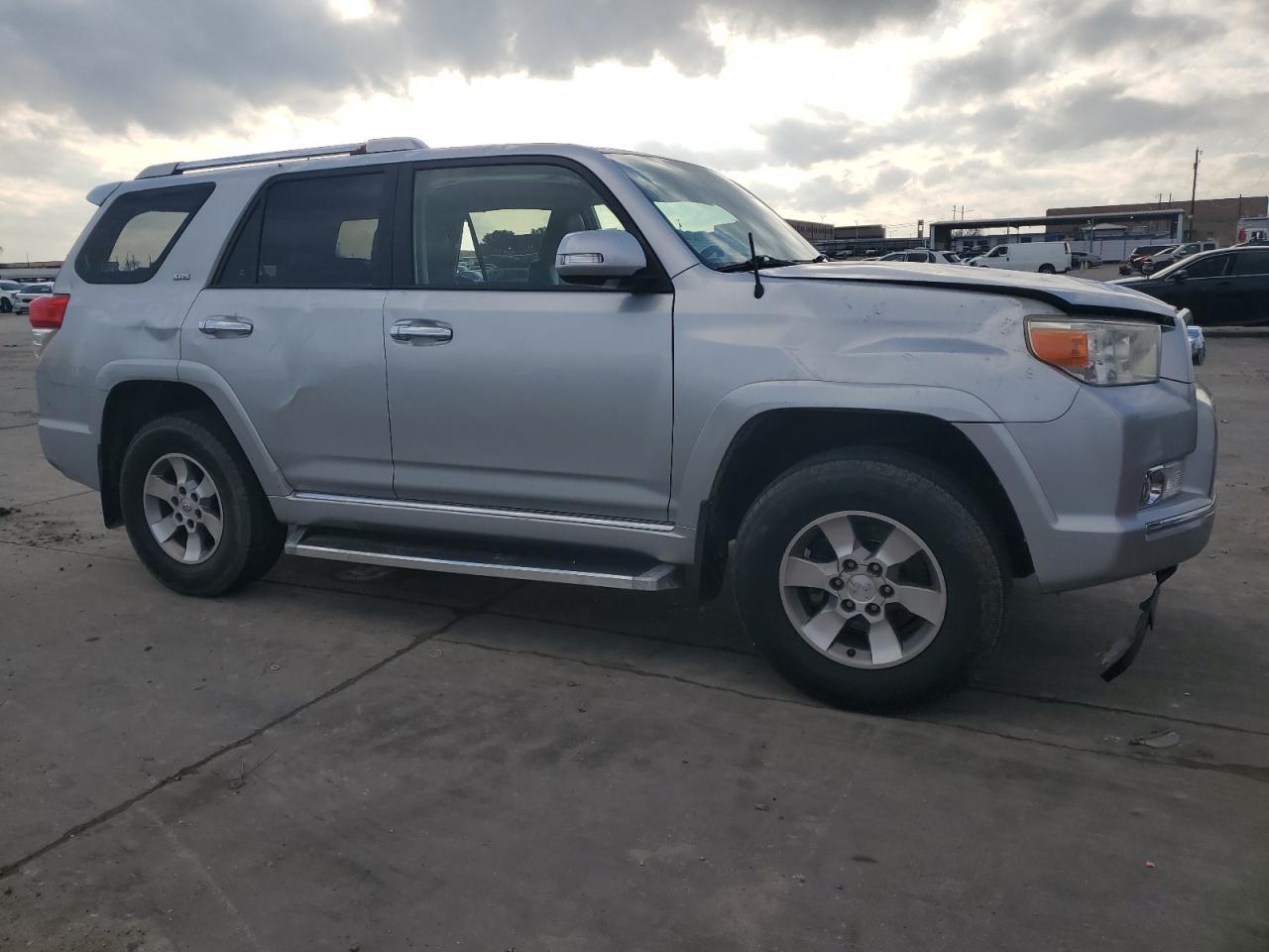 2011 TOYOTA 4RUNNER SR - Image 4
