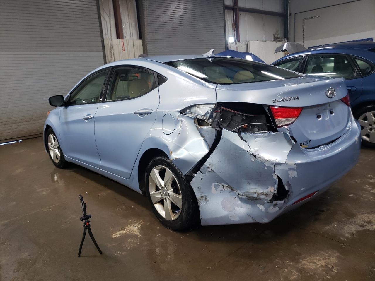 2013 HYUNDAI ELANTRA GL - Image 2