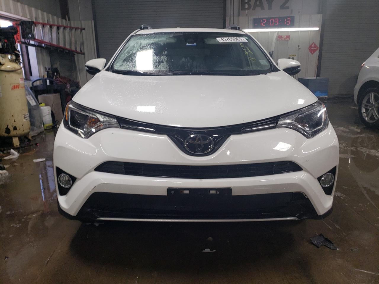 2017 TOYOTA RAV4 XLE - Image 5