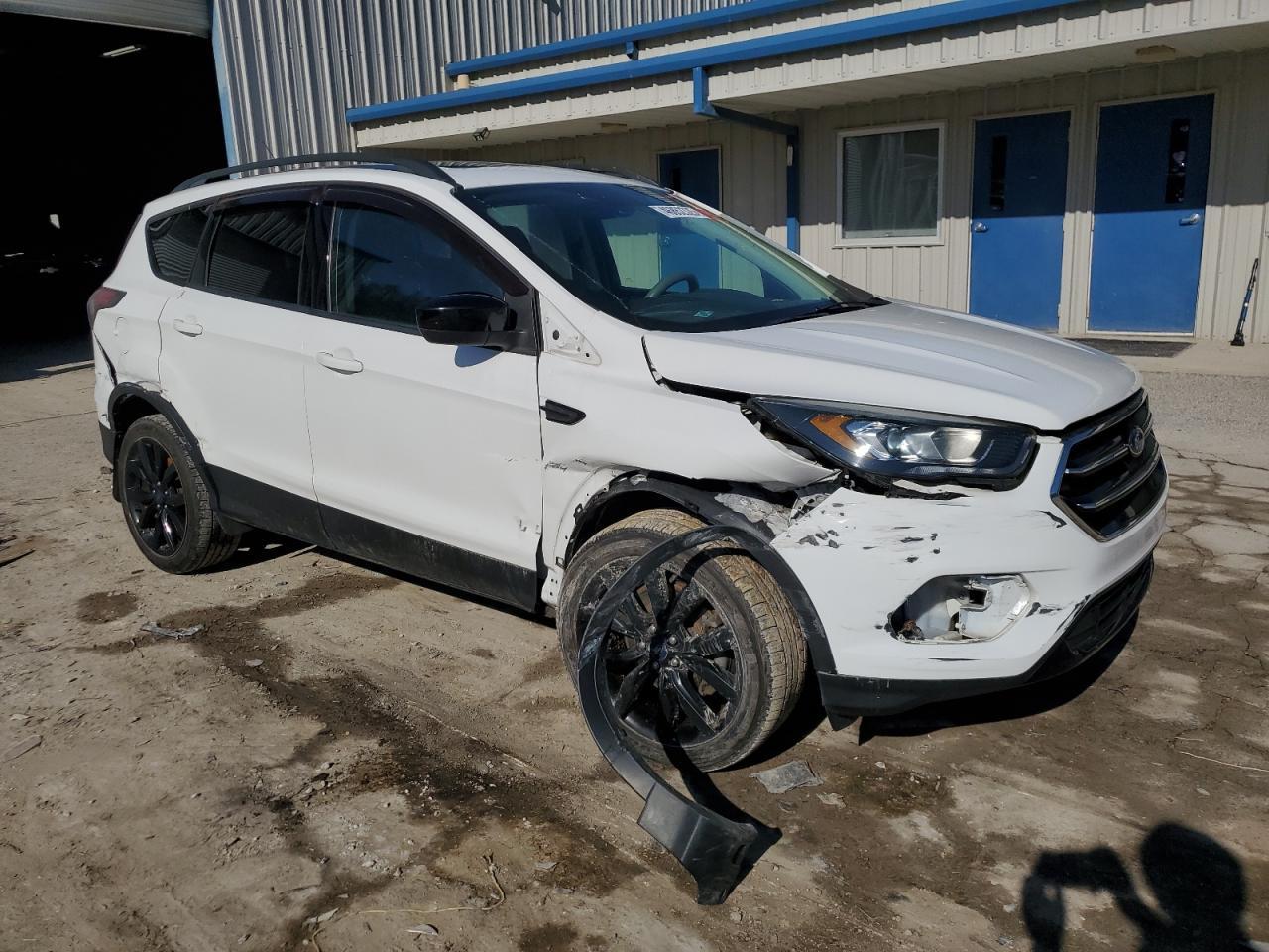 2017 FORD ESCAPE - Фото 4