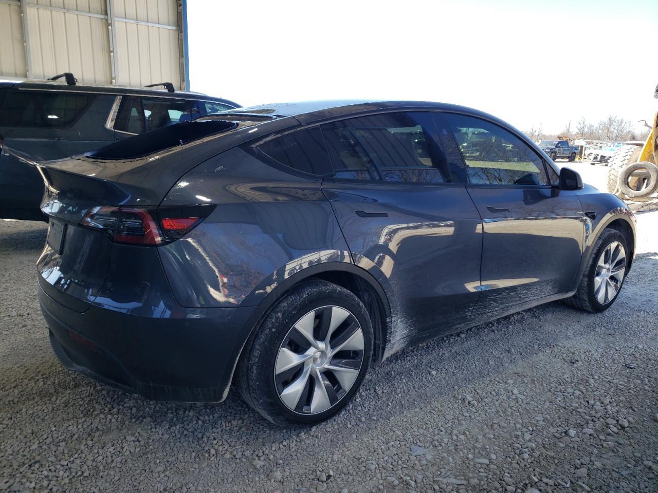 2023 TESLA MODEL Y - Фото 3