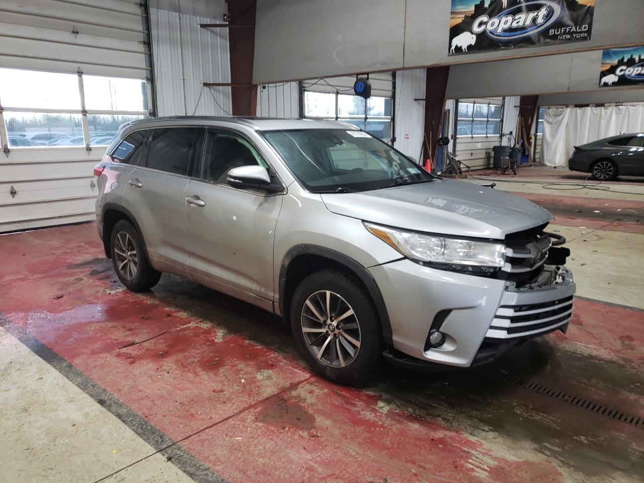 2018 TOYOTA HIGHLANDER - Фото 4