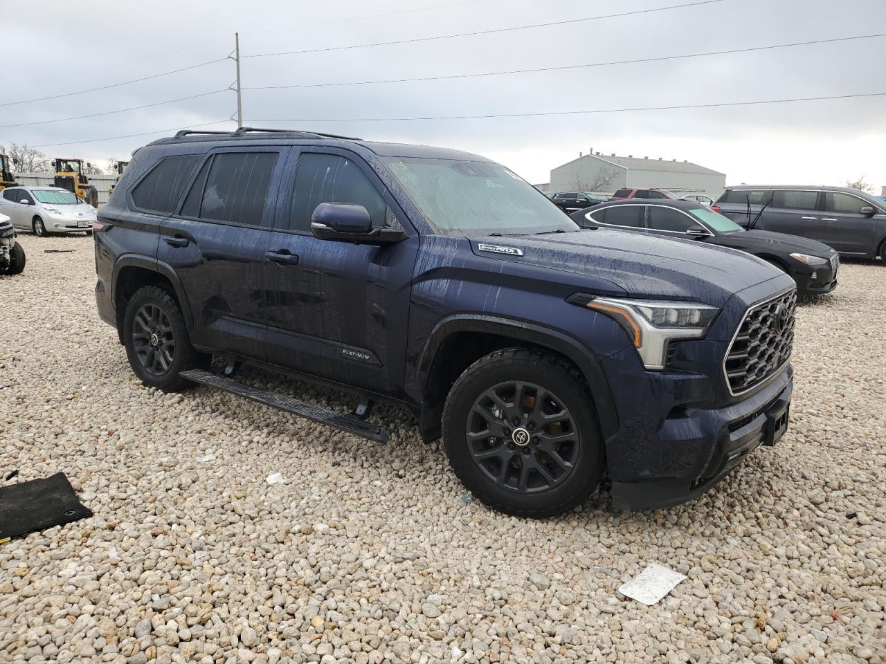 2024 TOYOTA SEQUOIA SR - Фото 4