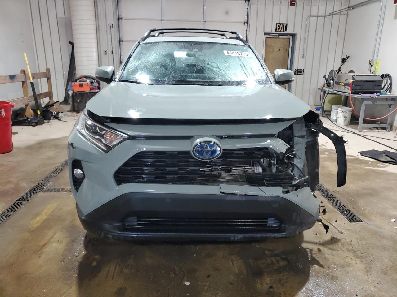 2020 TOYOTA RAV4 XLE - Image 5