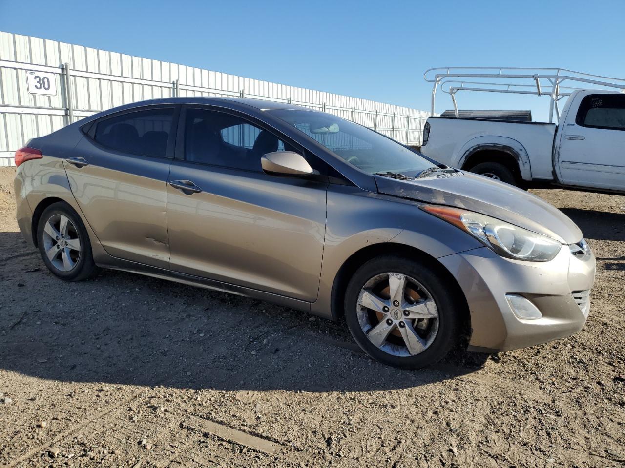 2013 HYUNDAI ELANTRA GL - Image 4