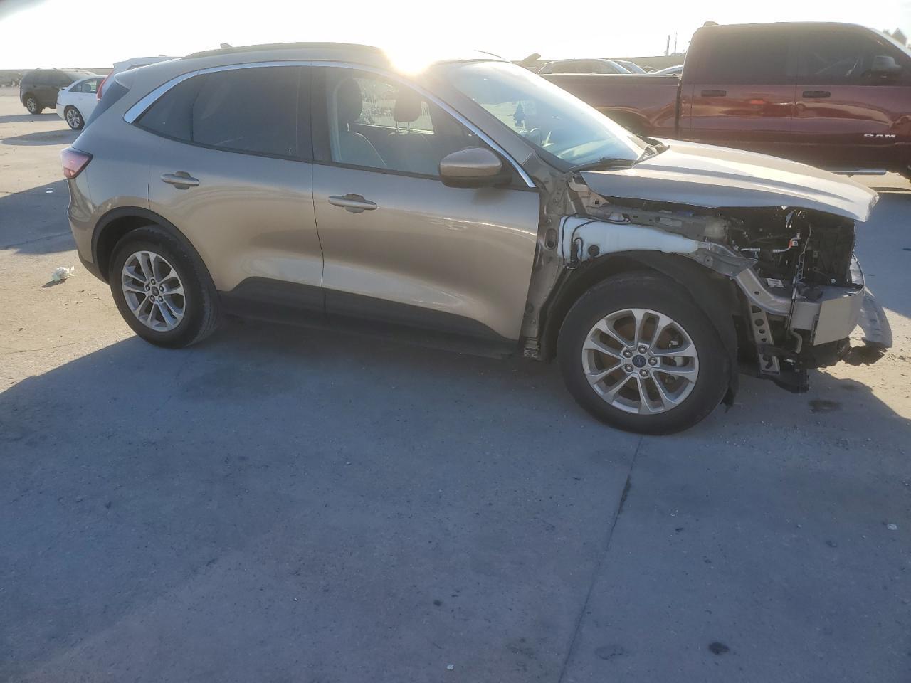 2020 FORD ESCAPE SE - Image 4