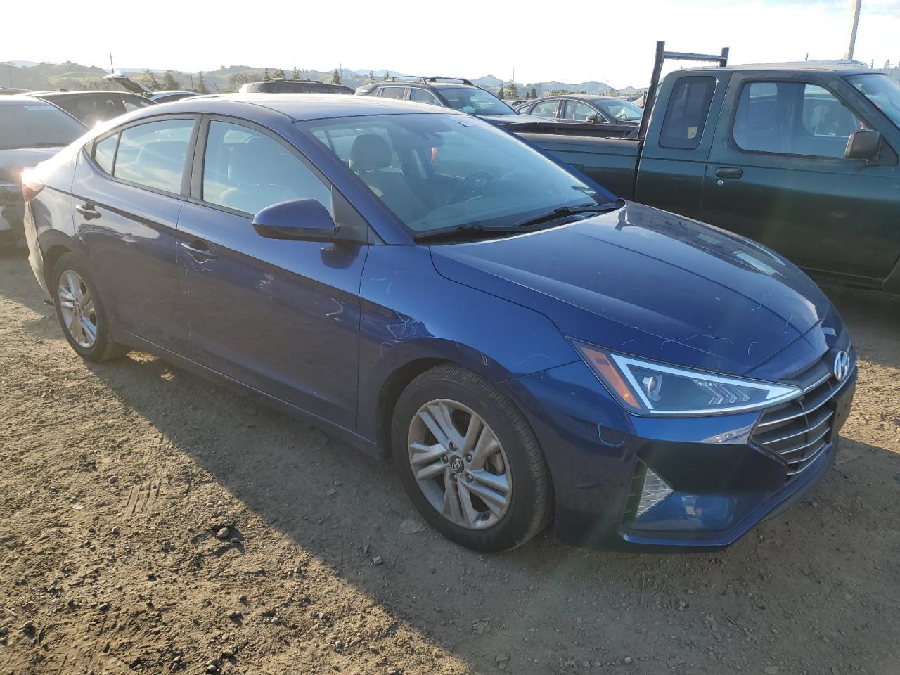 2019 HYUNDAI ELANTRA SE - Image 4