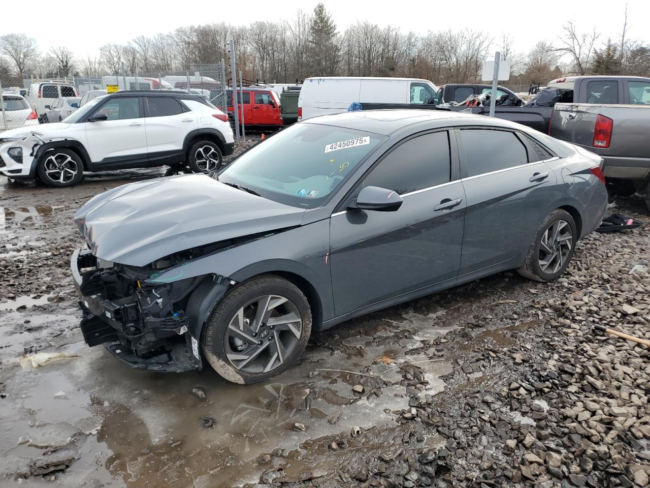 2024 HYUNDAI ELANTRA SE