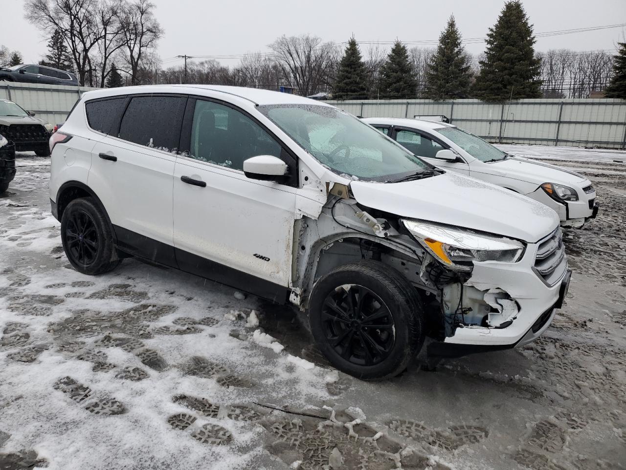 2017 FORD ESCAPE SE - Фото 4