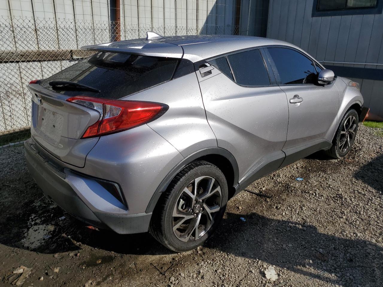 2018 TOYOTA C-HR XLE - Image 3