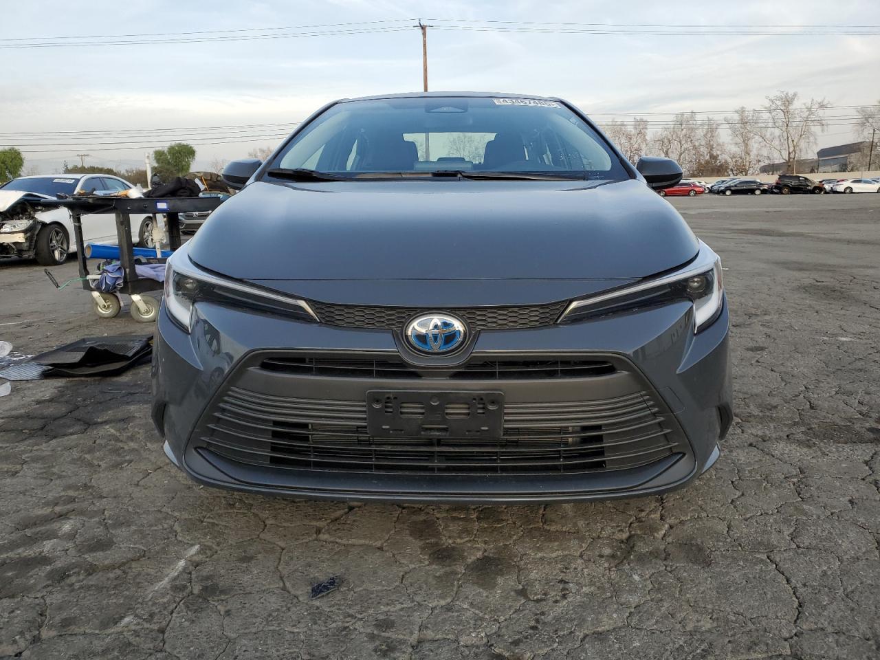2025 TOYOTA COROLLA LE - Фото 5
