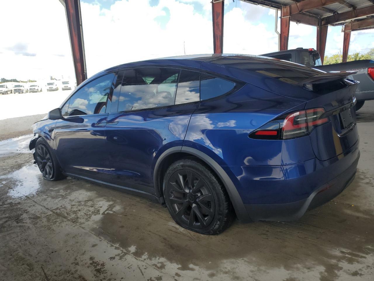 2023 TESLA MODEL X - Image 2