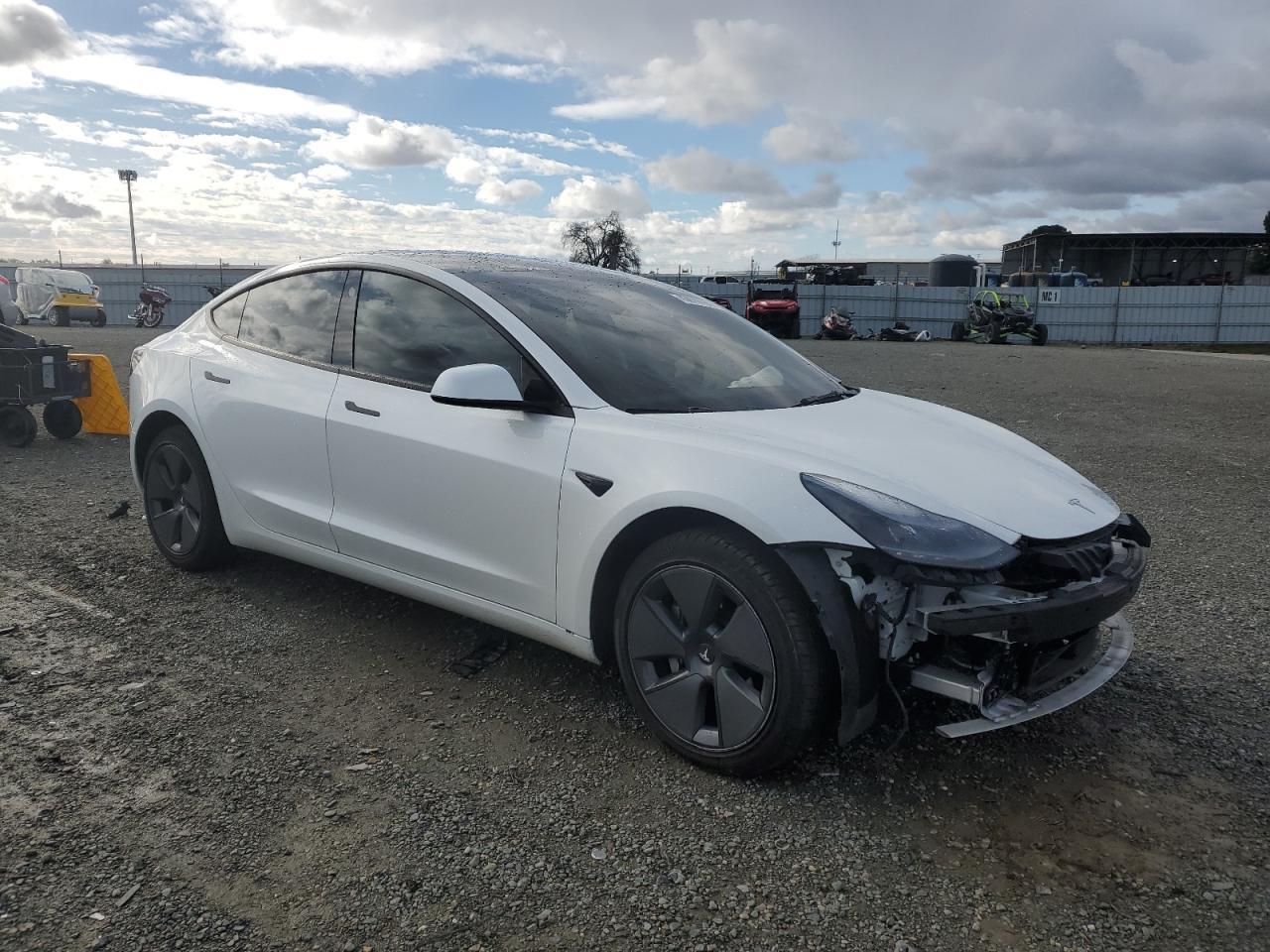 2023 TESLA MODEL 3 - Фото 4