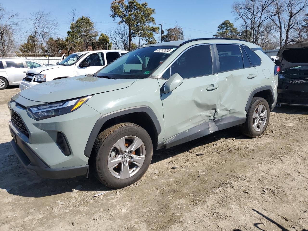 2022 TOYOTA RAV4 XLE