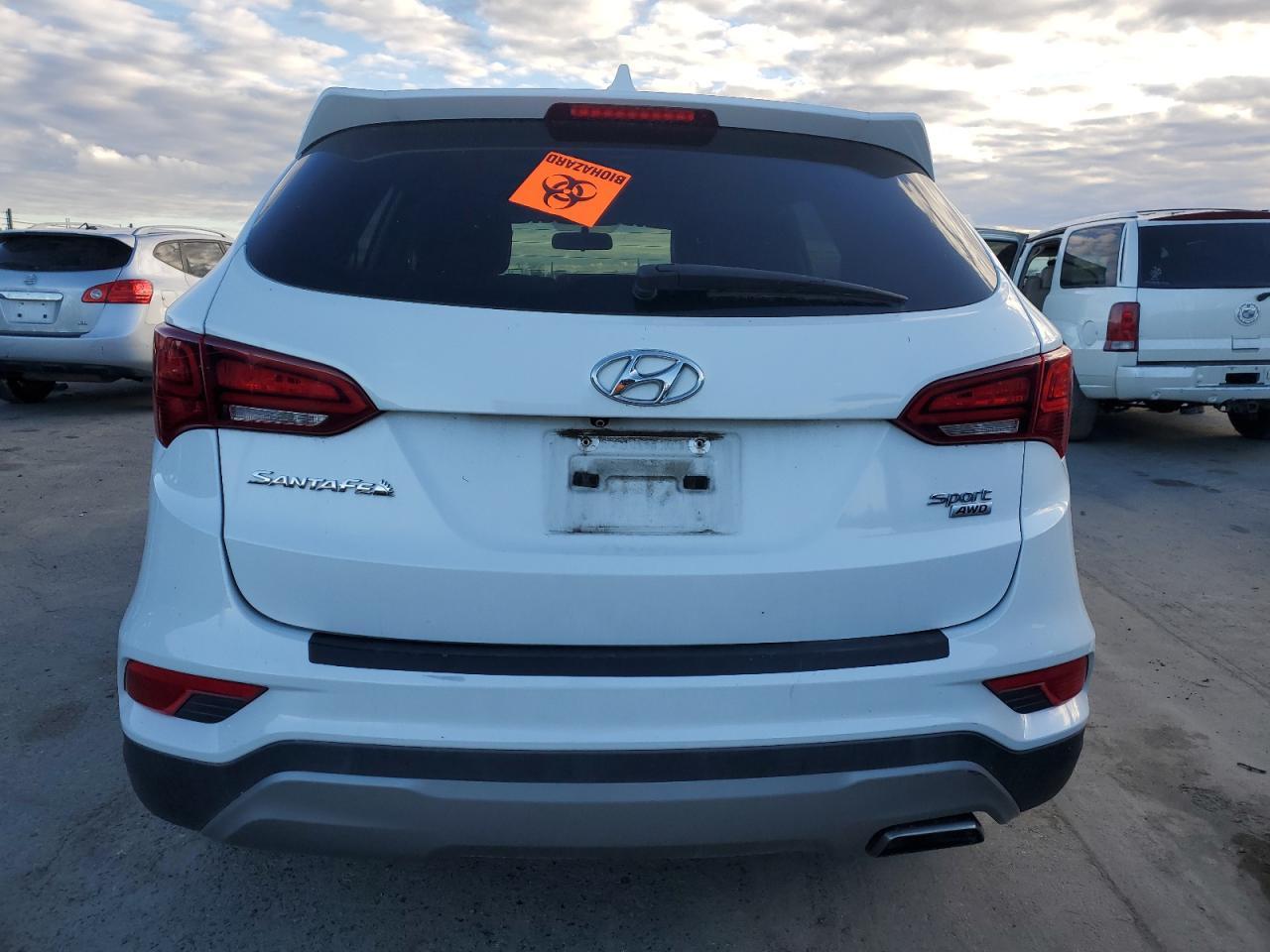 2017 HYUNDAI SANTA FE S - Image 6