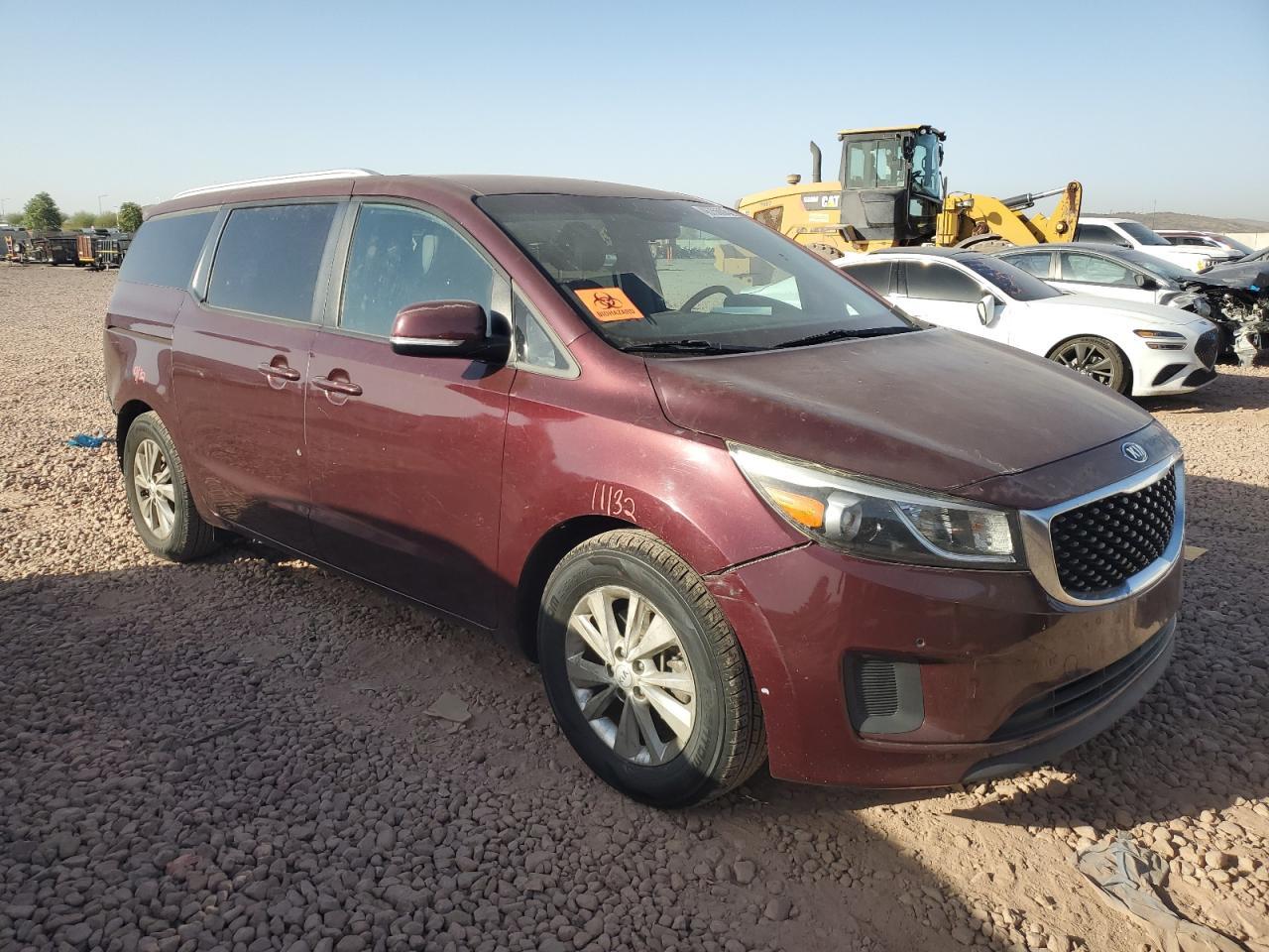 2017 KIA SEDONA LX - Image 4