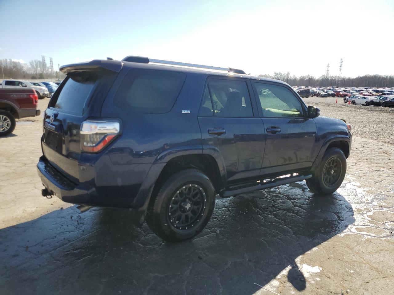 2019 TOYOTA 4RUNNER SR - Image 3