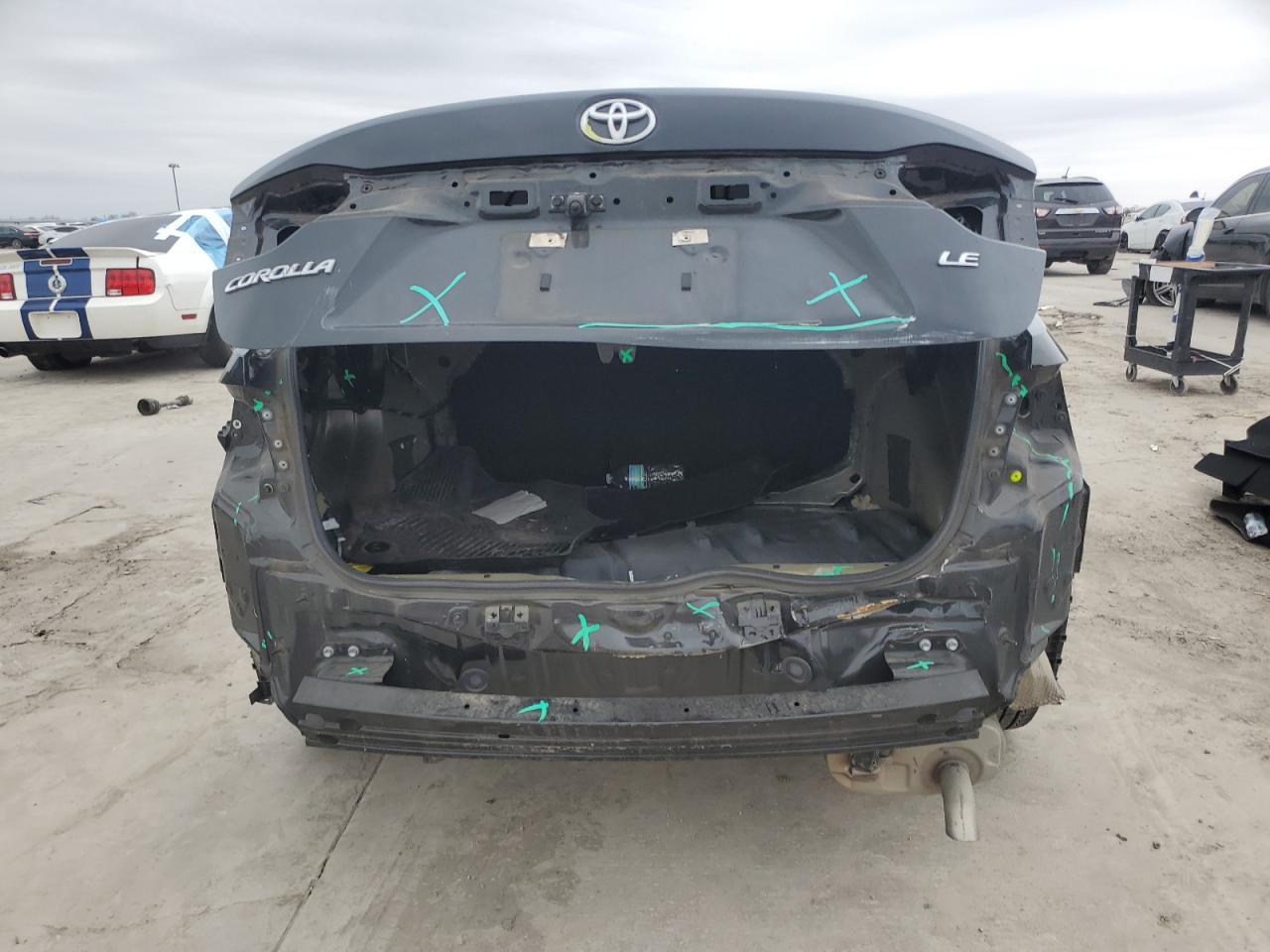 2020 TOYOTA COROLLA LE - Фото 6