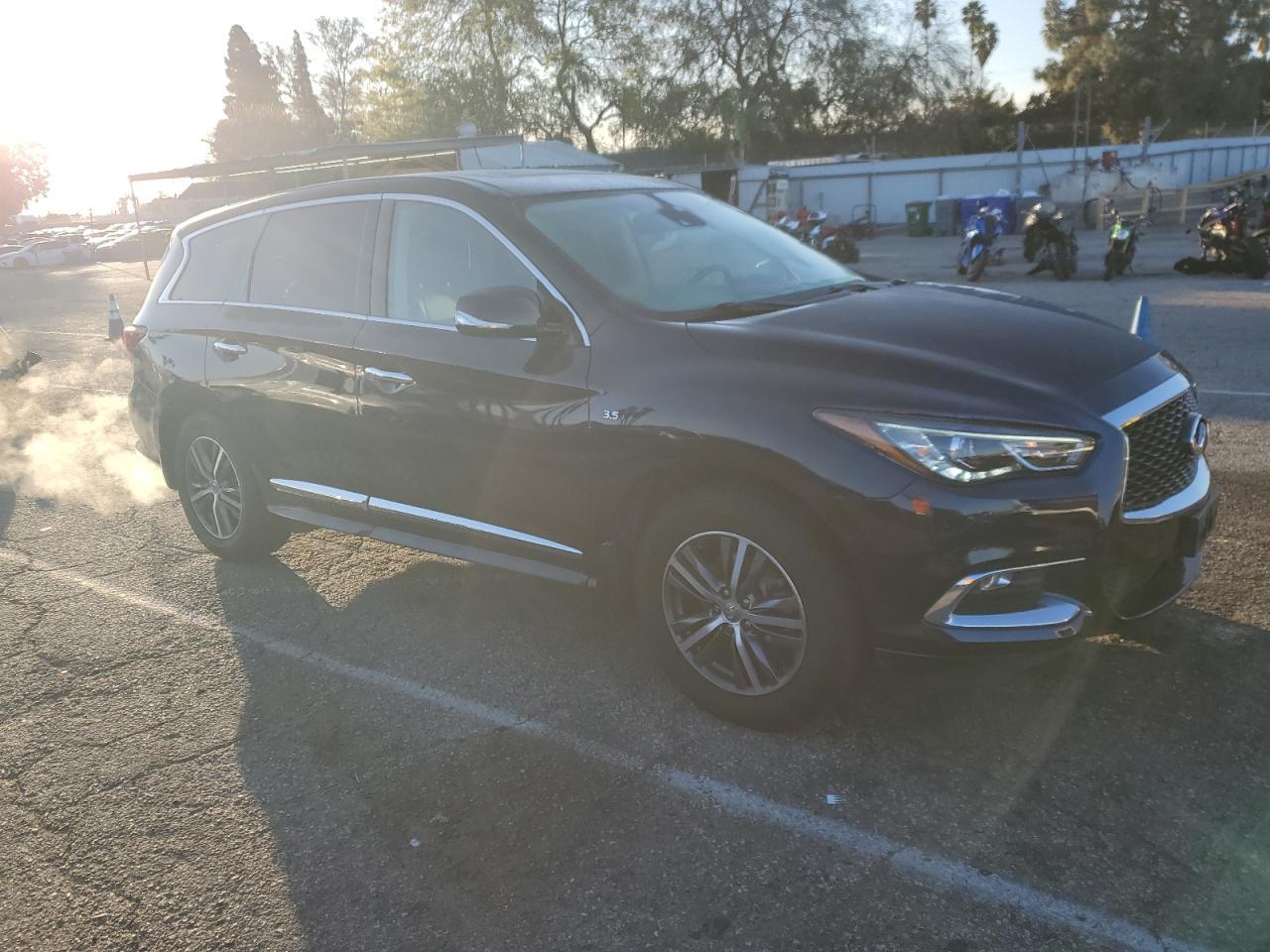 2019 INFINITI QX60 LUXE - Image 4