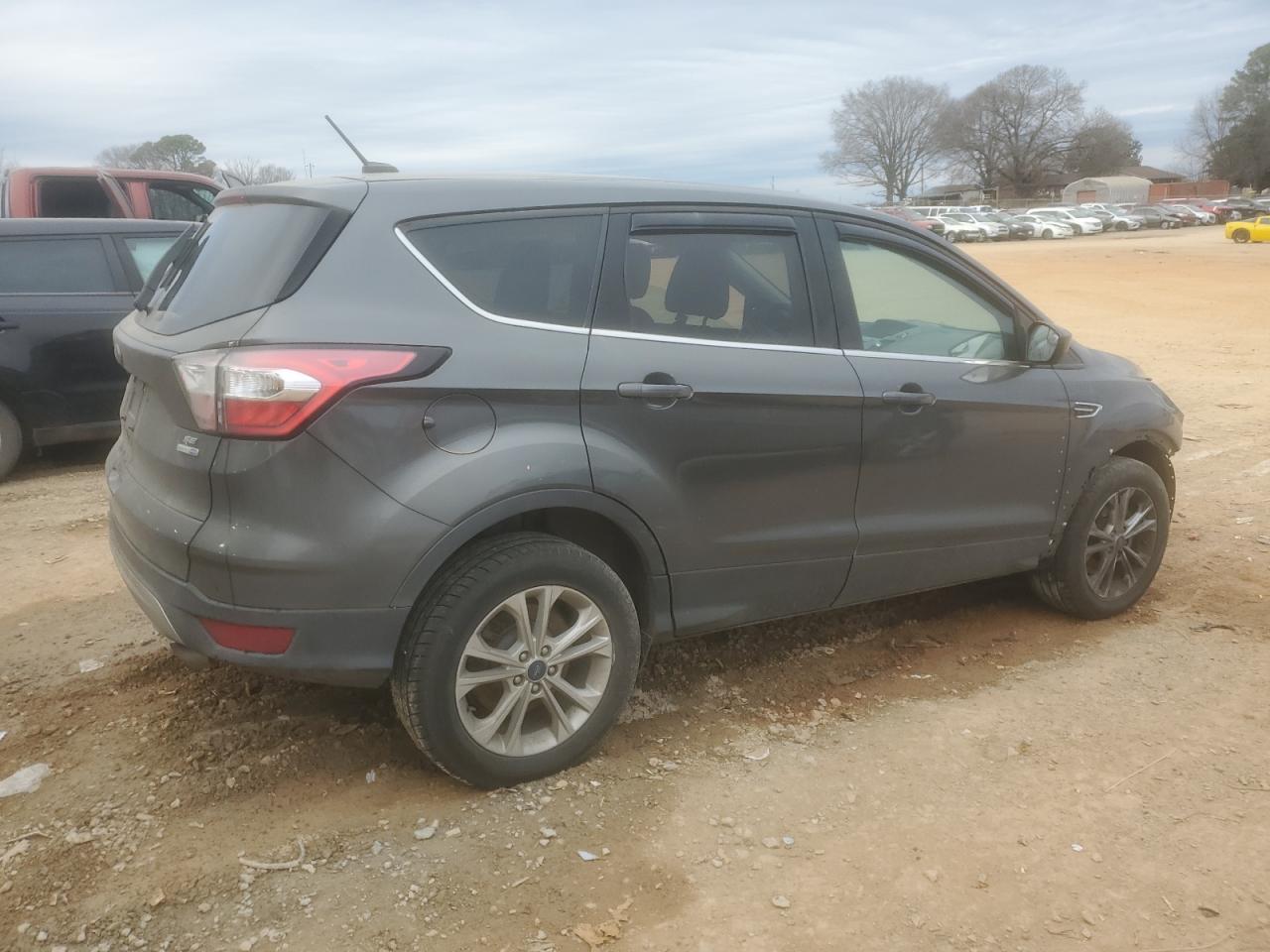 2017 FORD ESCAPE SE - Фото 3