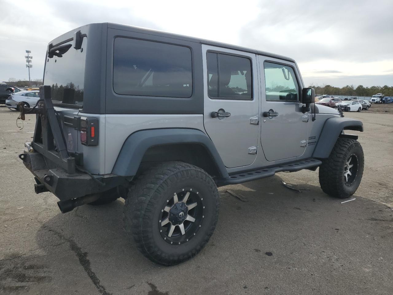 2017 JEEP WRANGLER U - Фото 3
