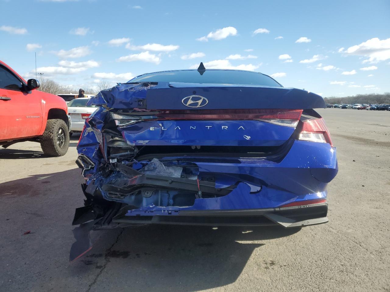 2023 HYUNDAI ELANTRA SE - Image 6