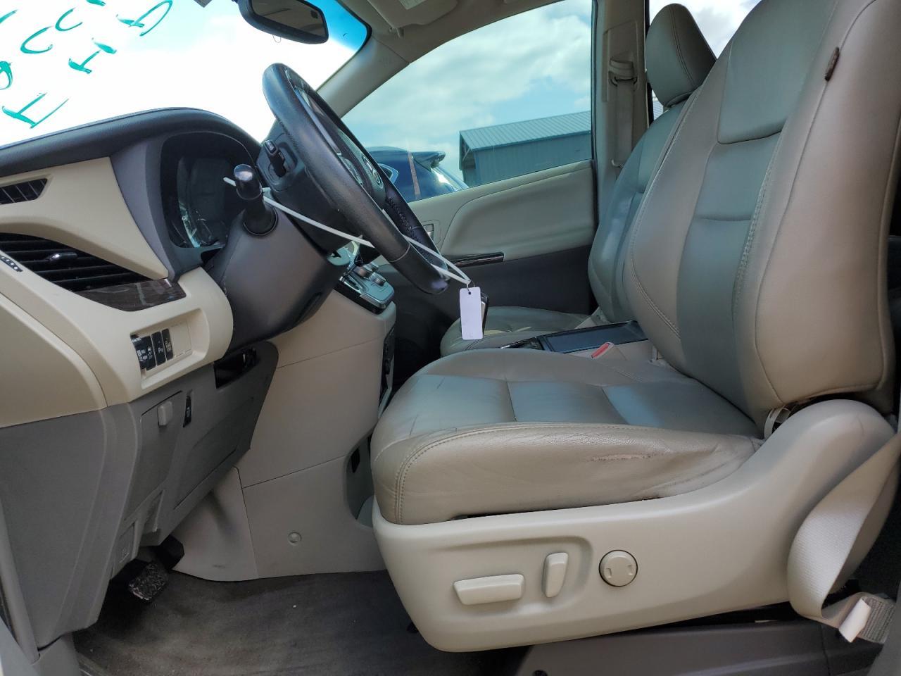 2015 TOYOTA SIENNA XLE - Фото 7