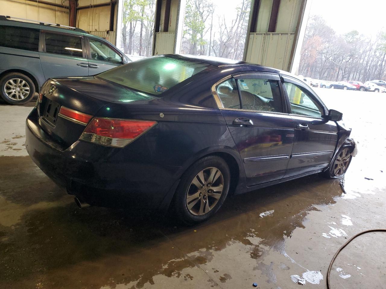 2011 HONDA ACCORD LXP - Image 3