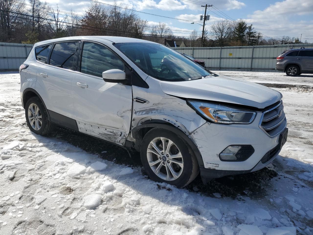 2017 FORD ESCAPE SE - Фото 4