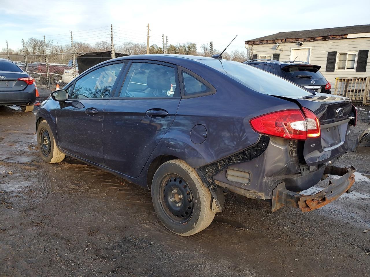 2013 FORD FIESTA SE - Фото 2