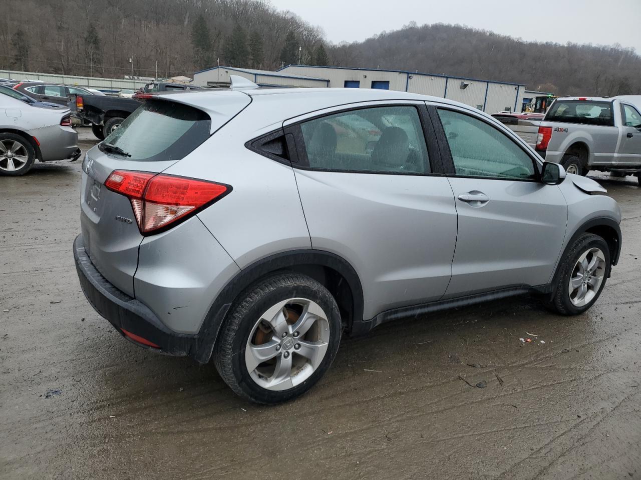 2018 HONDA HR-V LX - Image 3