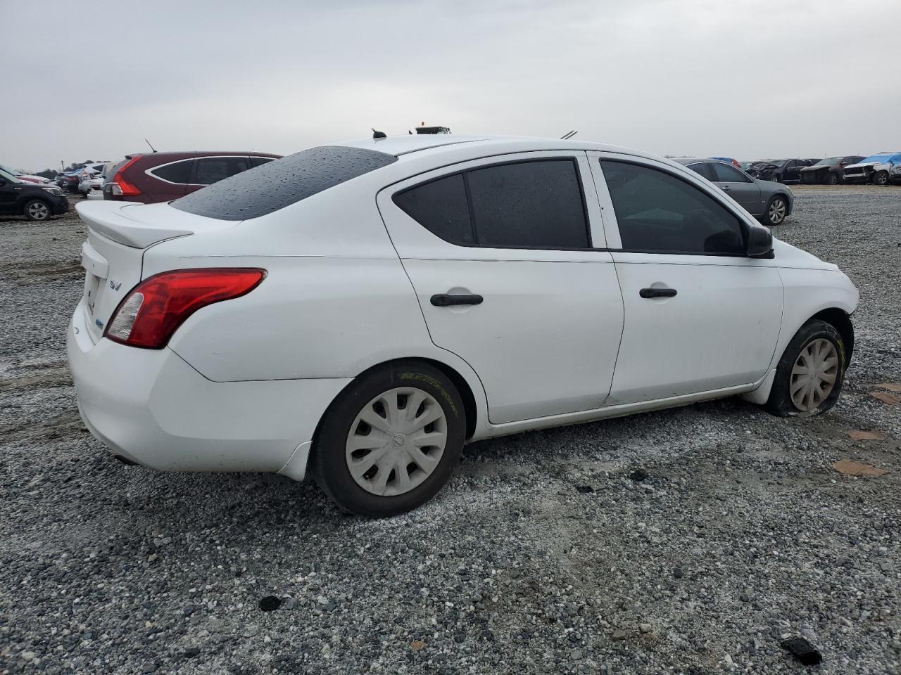 2014 NISSAN VERSA S - Фото 3