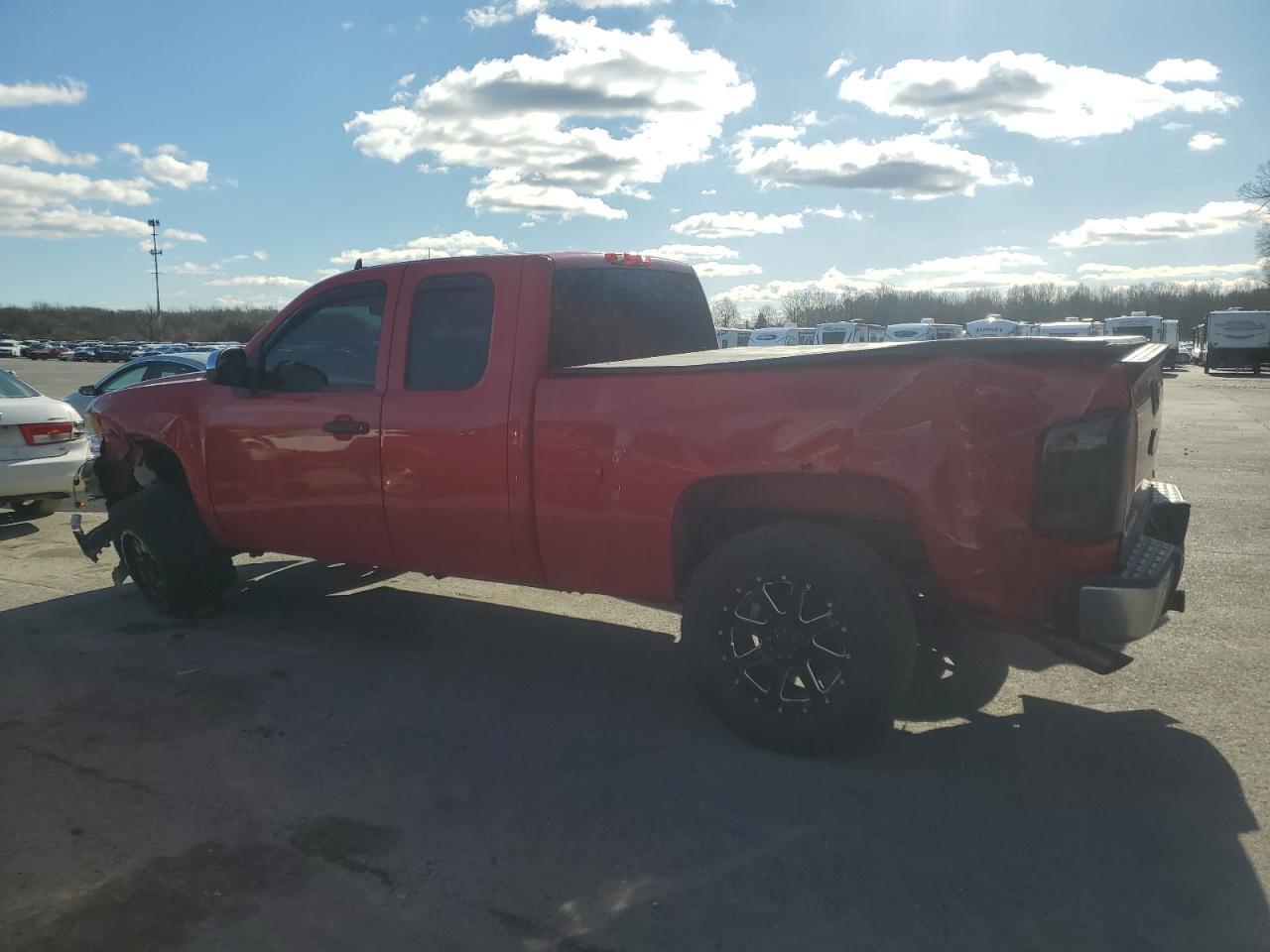 2013 CHEVROLET SILVERADO - Фото 2