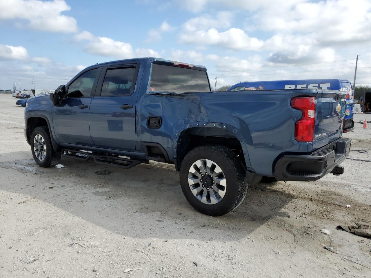 2024 CHEVROLET SILVERADO - Фото 2