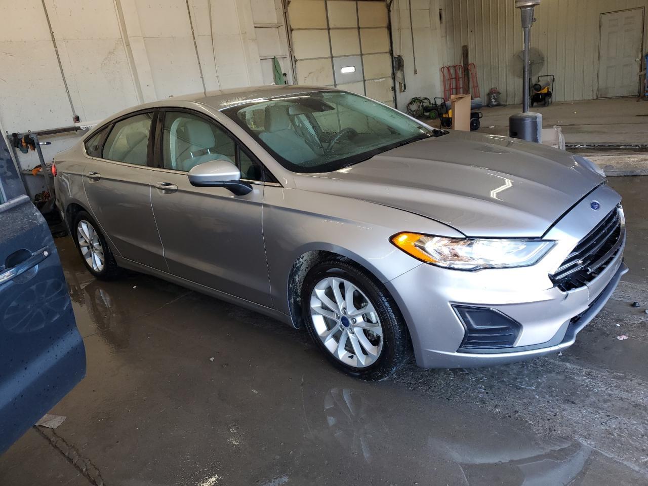 2020 FORD FUSION SE - Image 4