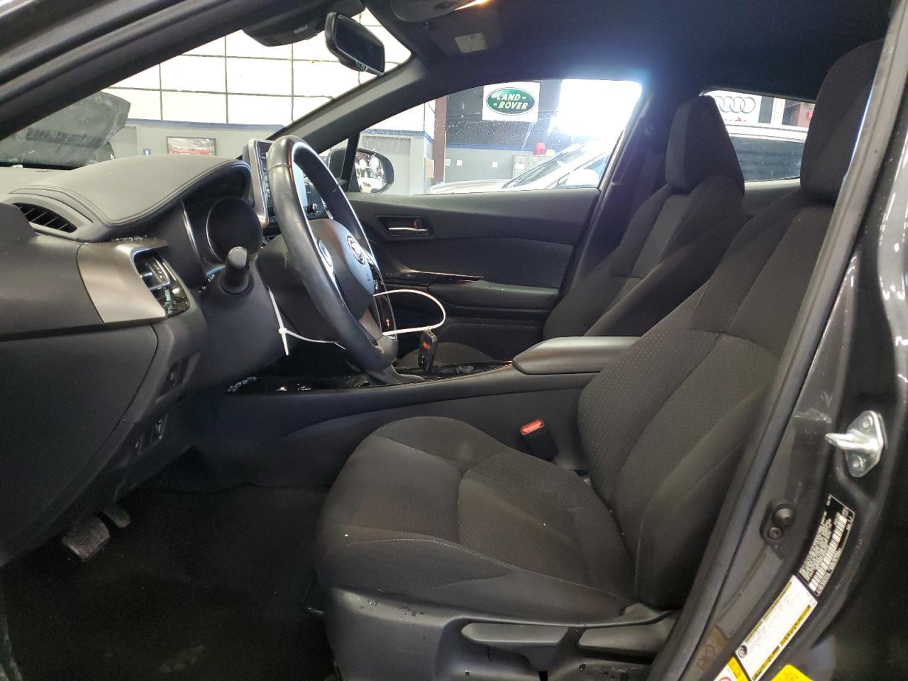2019 TOYOTA C-HR XLE - Image 7